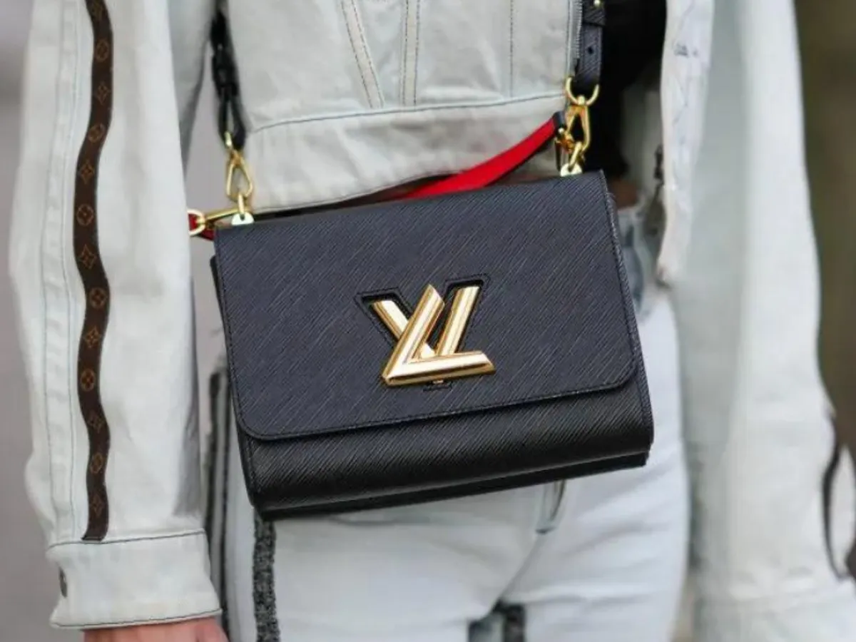 Make an Impression with Style – Get a Luxurious Louis Vuitton Perfect Copy Bag Today!